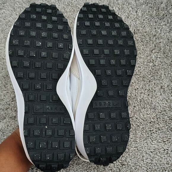 Nike Shoes Womens 5 White Sand Beige Waffle Debut Athletic Sneakers DH9523-100 - Picture 6 of 7